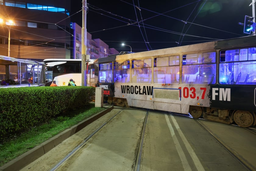 Wypadek autokaru i tramwaju we Wrocławiu, 2 kwietnia