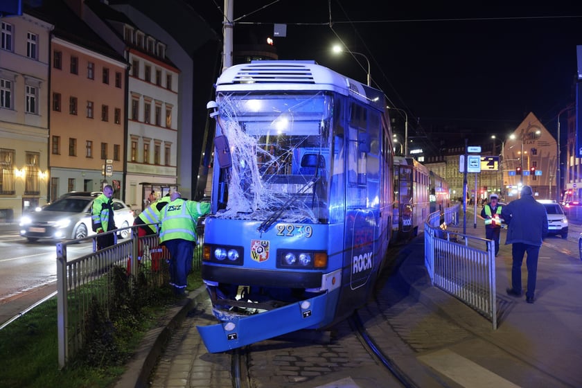 Wypadek autokaru i tramwaju we Wrocławiu, 2 kwietnia