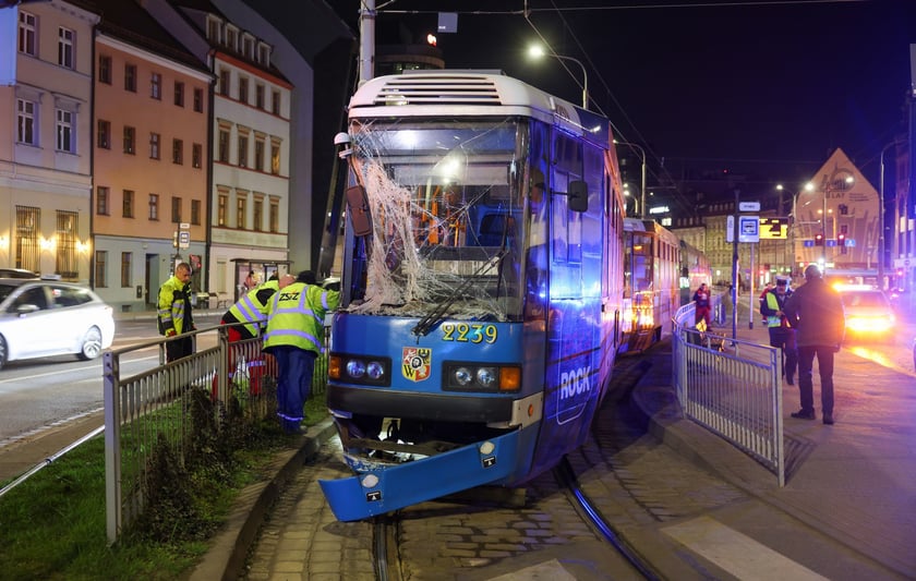 Wypadek autokaru i tramwaju we Wrocławiu, 2 kwietnia