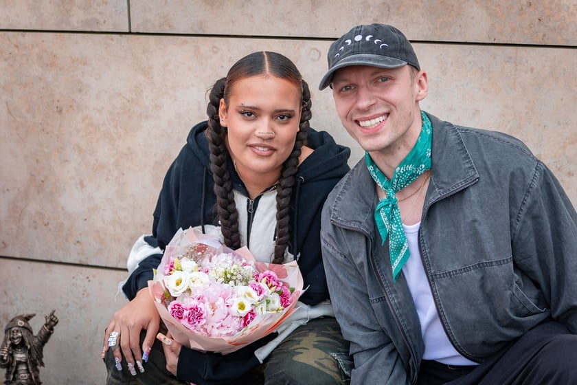 Odsłonięcie krasnala Sary James pod Teatrem Muzycznym Capitol, 6 czerwca 2026