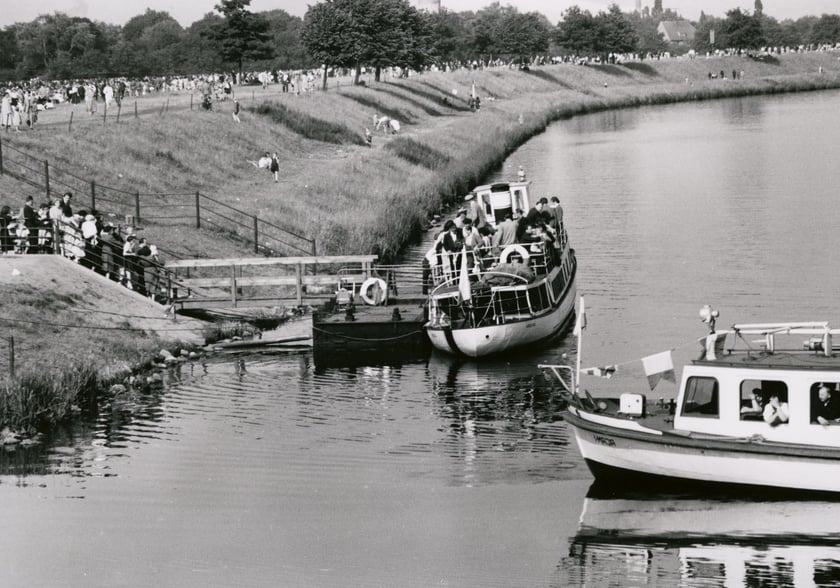 Wrocław, Nad Odrą, przystań białej floty, 1958