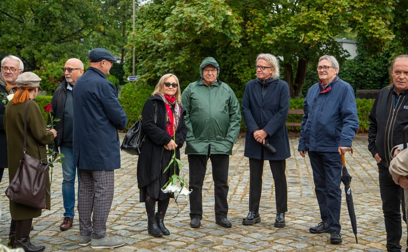 Pogrzeb redaktora Krzysztofa Kucharskiego na Cmentarzu Grabiszyńskim we Wrocławiu