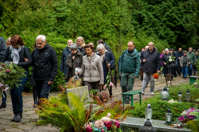 Pogrzeb redaktora Krzysztofa Kucharskiego na Cmentarzu Grabiszyńskim we Wrocławiu