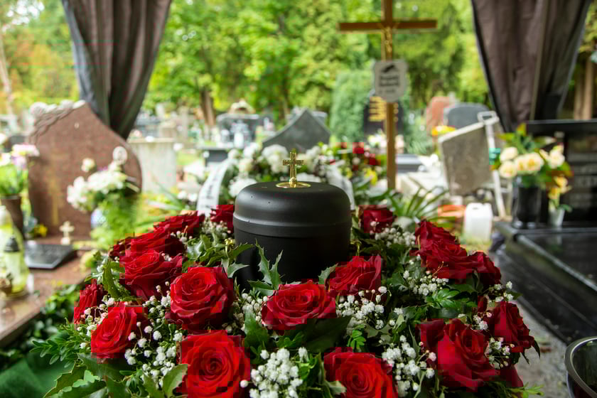 Pogrzeb redaktora Krzysztofa Kucharskiego na Cmentarzu Grabiszyńskim we Wrocławiu
