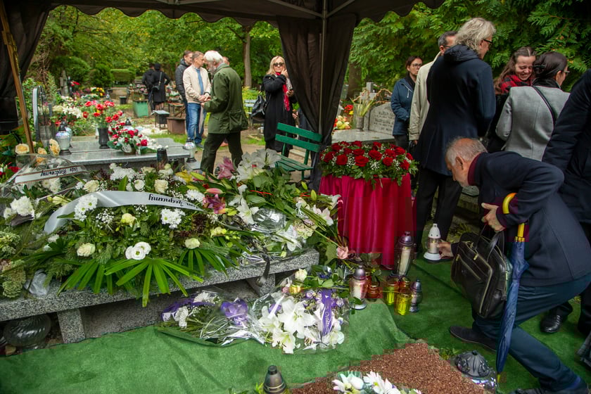 Pogrzeb redaktora Krzysztofa Kucharskiego na Cmentarzu Grabiszyńskim we Wrocławiu