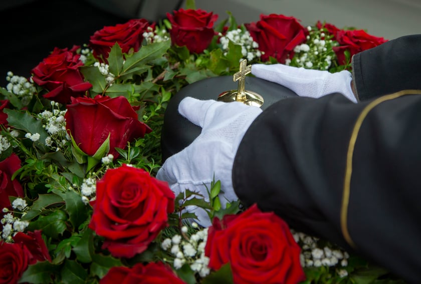 Pogrzeb redaktora Krzysztofa Kucharskiego na Cmentarzu Grabiszyńskim we Wrocławiu
