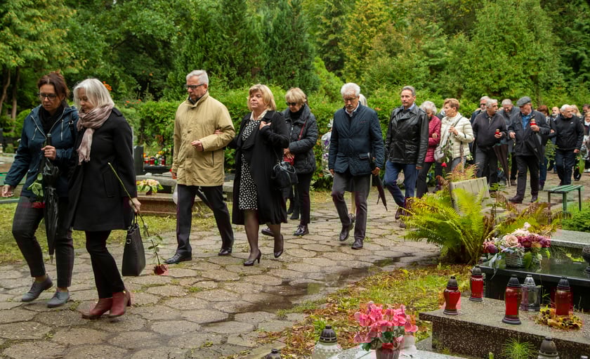 Pogrzeb redaktora Krzysztofa Kucharskiego na Cmentarzu Grabiszyńskim we Wrocławiu