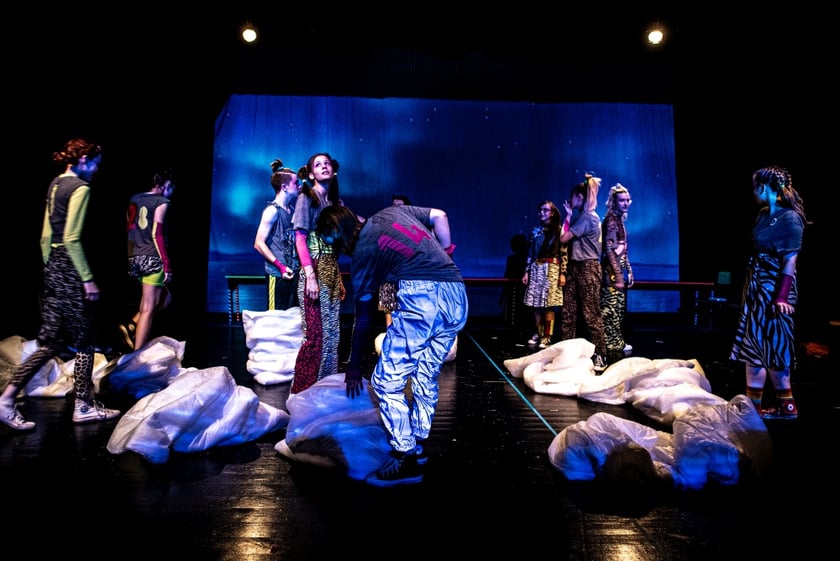 Spektakl grupy ROBIMY we Wrocławkim Teatrze Lalek