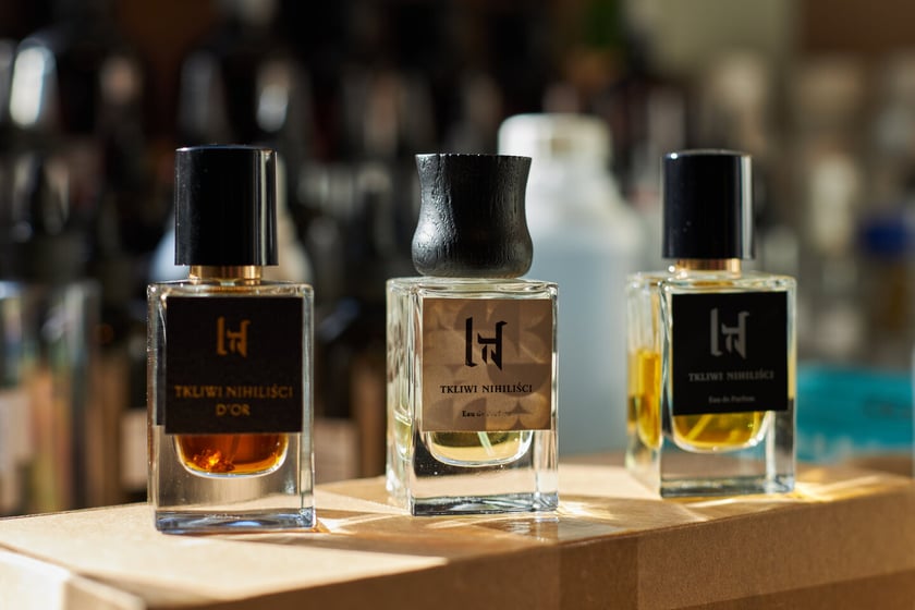 Perfumy Karola Jaśkowiaka stworzone dla marki Tkliwi Nihiliści