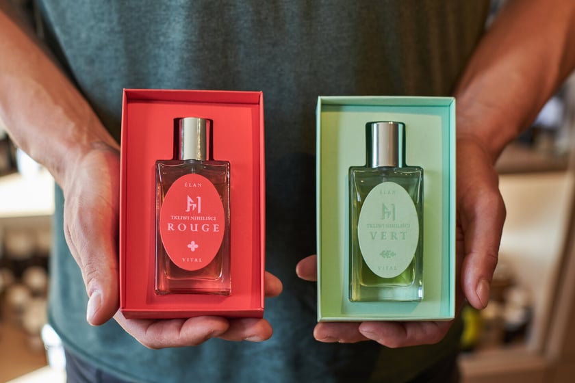 Perfumy Karola Jaśkowiaka stworzone dla marki Tkliwi Nihiliści