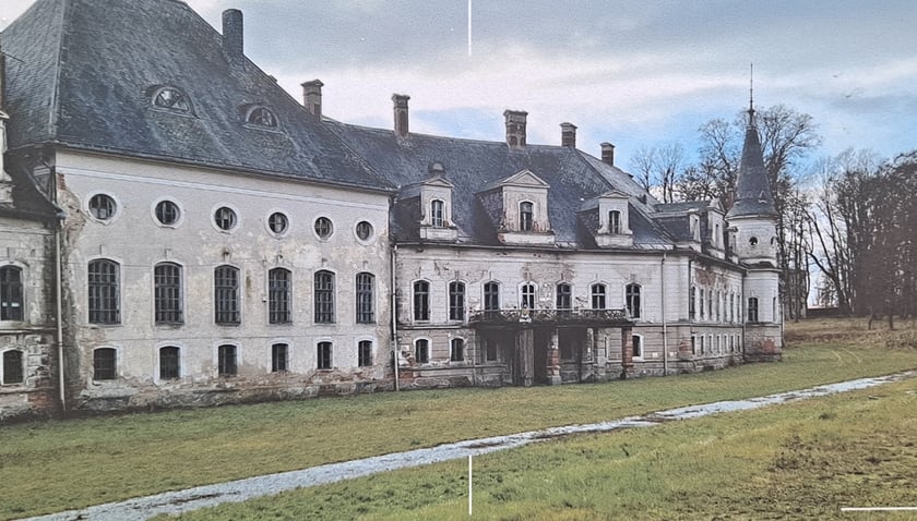 Pałac w Bożkowie, w którym kręcono "Dreszcze"