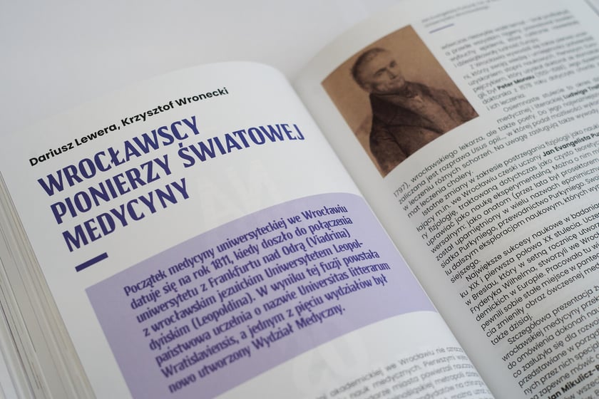 Na zdjęciu strony z &bdquo;Kalendarza Wrocławskiego&rdquo; 2022. To prawdziwa encyklopedia wrocławska