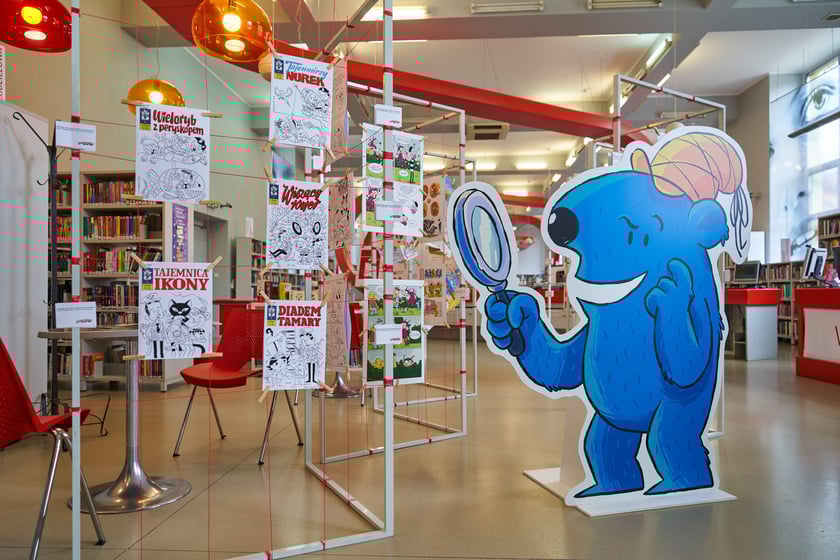 Zdjęcie z wystawy "Nieustraszony Łowca" w Mediatece (jedno z wydarzeń festiwalu Złote Kurczaki 10)