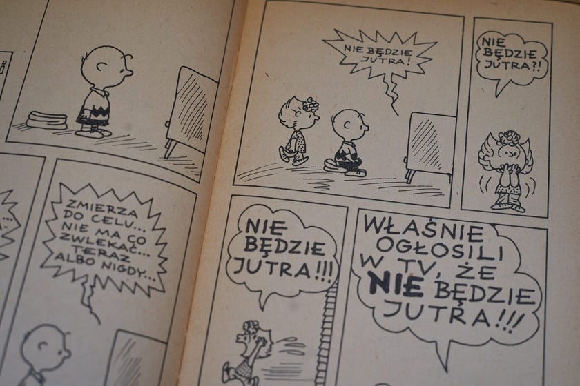 Książki z kolekcji Dawnej Książki Dziecięcej, które można zobaczyć w filii nr 12 MBP