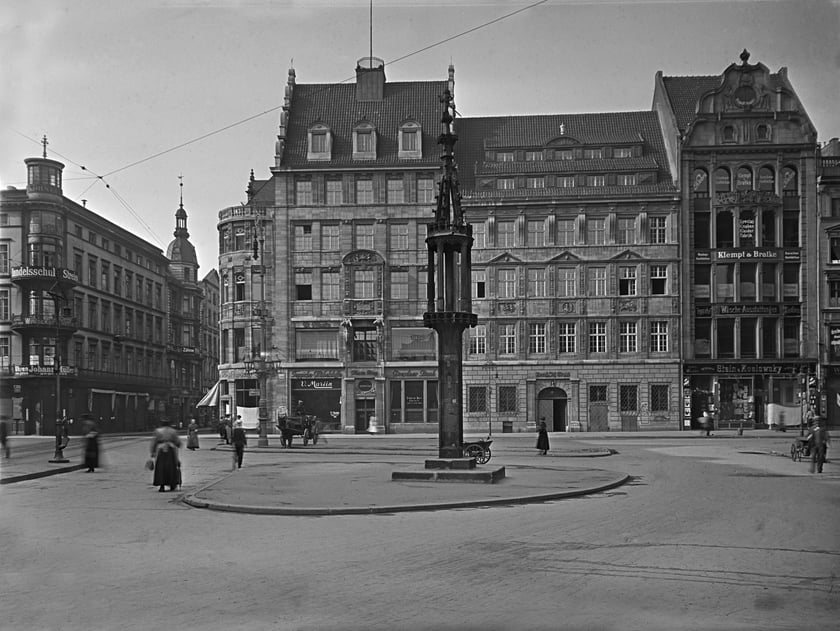 Południowa strona Rynku i wylot ulicy Świdnickiej w 1920 roku