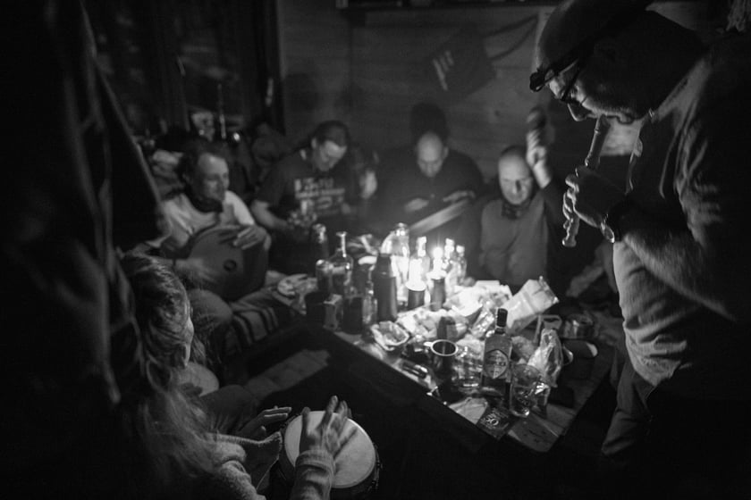 Fotoreportaż z górskiej chaty, w której spotykają się wędrowcy // 2. miejsce w kategorii Documentary Project Grand Press Photo 2023