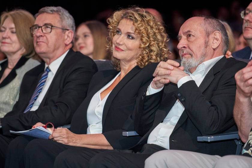 16. Festiwal Reżyserii Filmowej i 12. Festiwal Aktorstwa Filmowego ruszyły w sobotę we Wrocławiu. Na zdjęciu od prawej Zbigniew Waleryś, Joanna Trzepiecińska