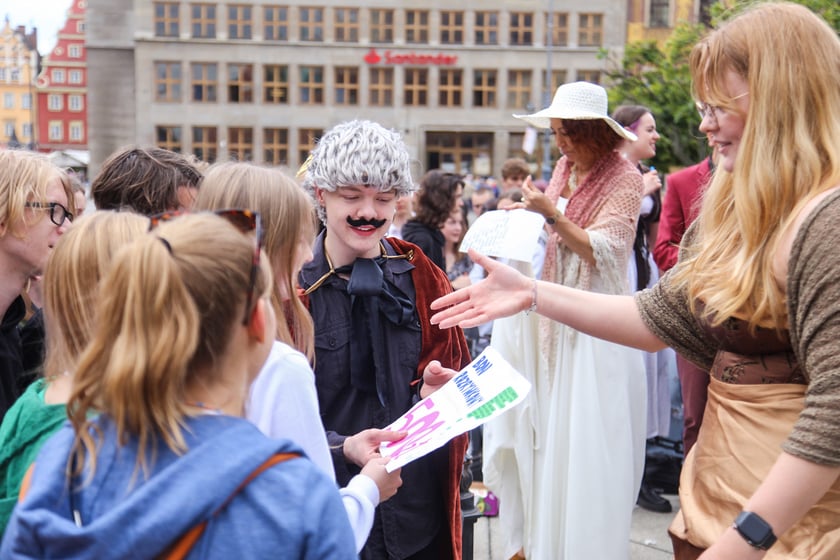 Urodziny Aleksandra Fredry pod pomnikiem - czerwiec 2023