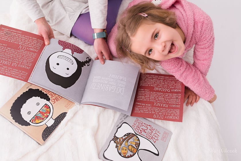 Anna Poznańska jest ilustratorką, autorką oraz wydawcą. Łączy to z pasją edukacyjną - potrafi zainteresować dzieci tematami, które uchodzą za nudne lub trudne.