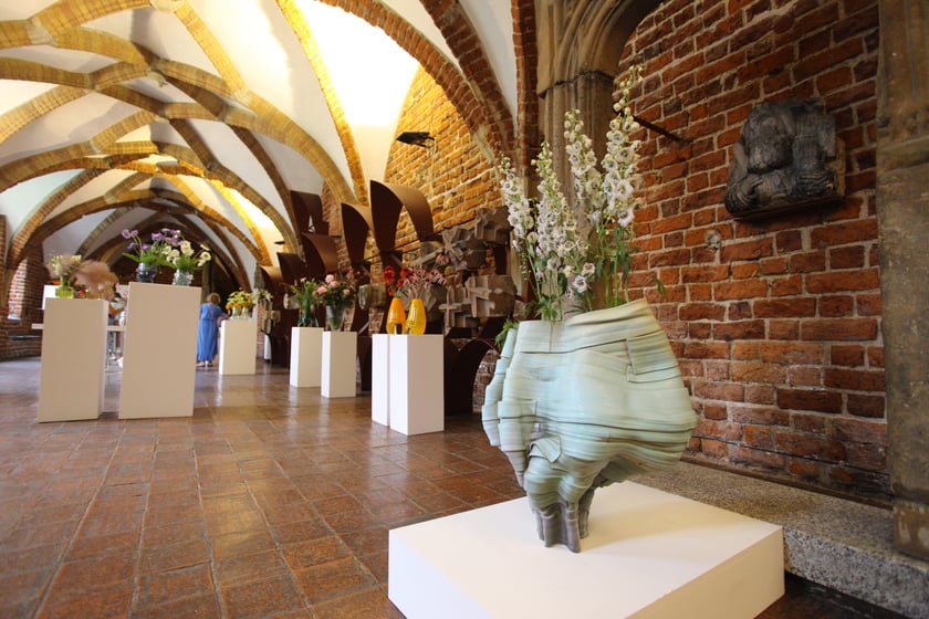 Kwiaty na wystawie w Muzeum Architektury