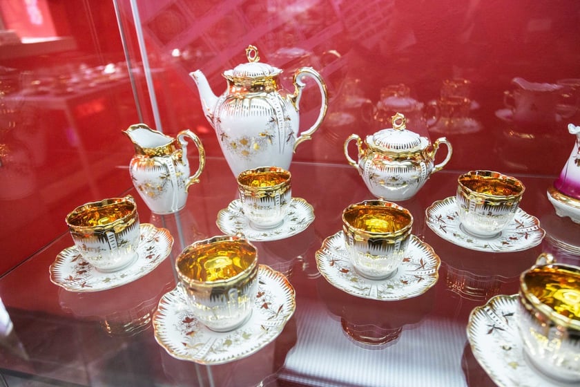 Eksponaty na wystawie &bdquo;Śląsk: kraina porcelany&rdquo; w Starym Ratuszu. Obejrzymy je do końca grudnia 2023