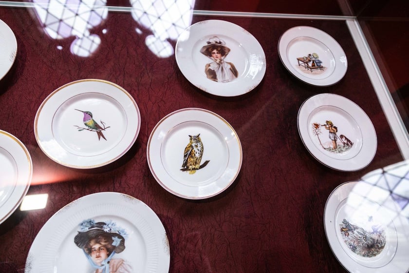 Eksponaty na wystawie &bdquo;Śląsk: kraina porcelany&rdquo; w Starym Ratuszu. Obejrzymy je do końca grudnia 2023
