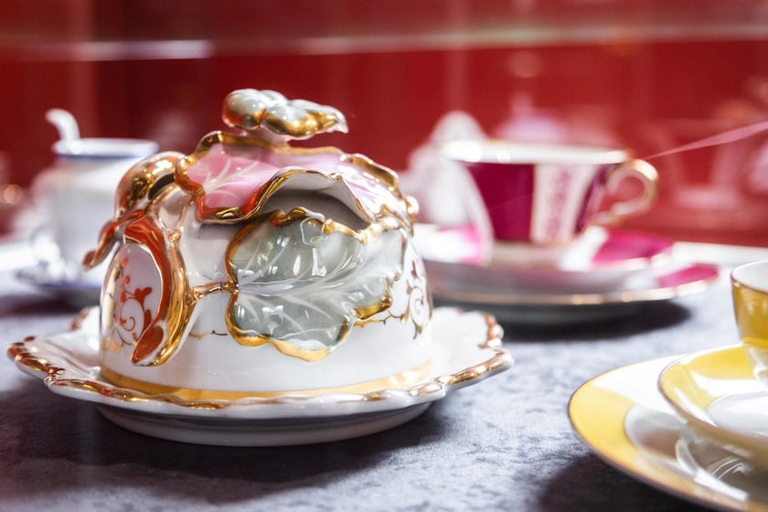 Eksponaty na wystawie &bdquo;Śląsk: kraina porcelany&rdquo; w Starym Ratuszu. Obejrzymy je do końca grudnia 2023