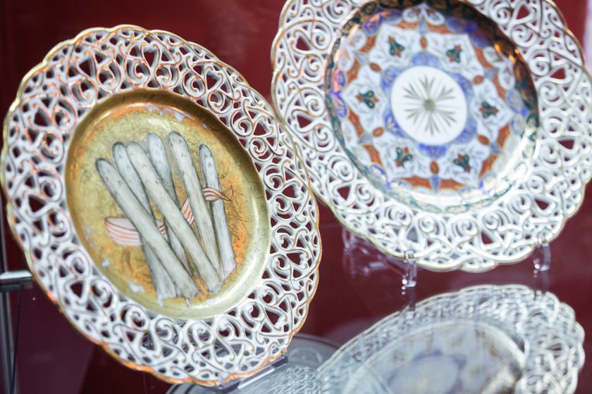 Eksponaty na wystawie &bdquo;Śląsk: kraina porcelany&rdquo; w Starym Ratuszu. Obejrzymy je do końca grudnia 2023