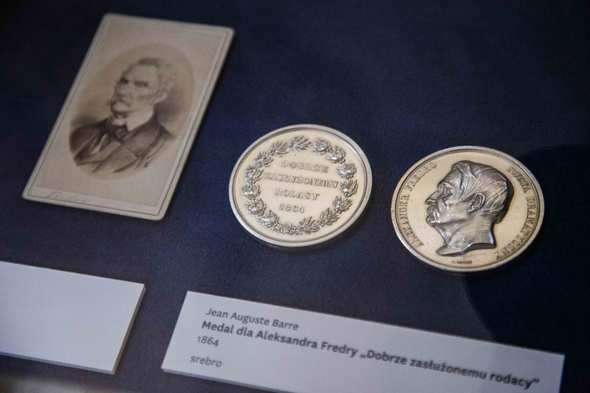 Wystawa &bdquo;Żołnierz napoleoński, ojciec komedii polskiej&rdquo; &mdash; Fredro w Ossolineum
