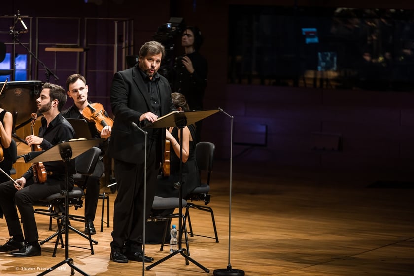 Tenor Maximilian Schmitt. Koncert pod dyrekcją Giovanniego Antoniniego-Pory roku