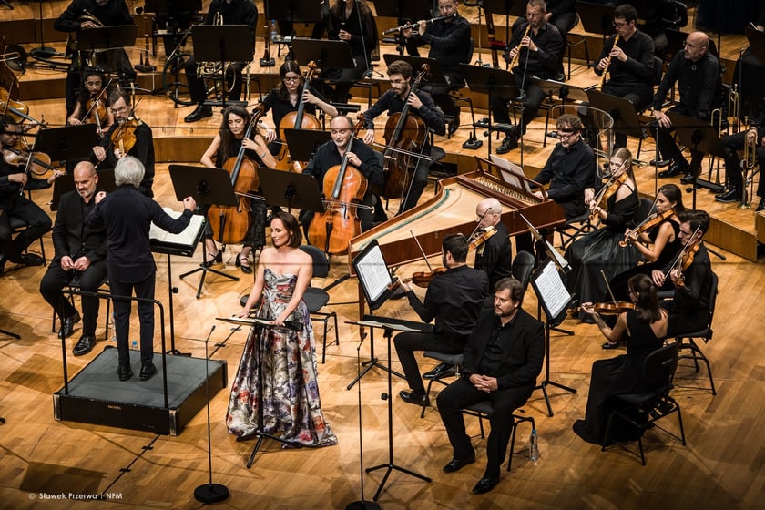 Sopran Anett Fritsch. Koncert pod dyrekcją Giovanniego Antoniniego-Pory roku