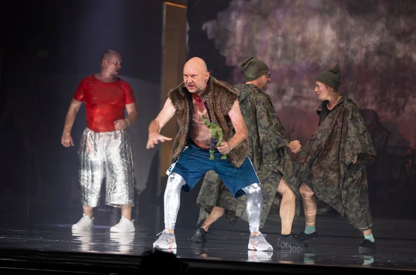 Scena ze spektaklu &bdquo;Odyseja&rdquo; na podstawie Homera we Wrocławskim Teatrze Lalek