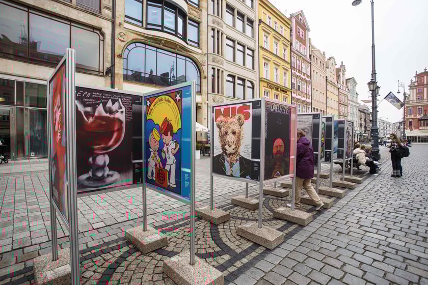 Wystawa „Plakat do filmu – Film na plakacie" na wrocławskim rynku