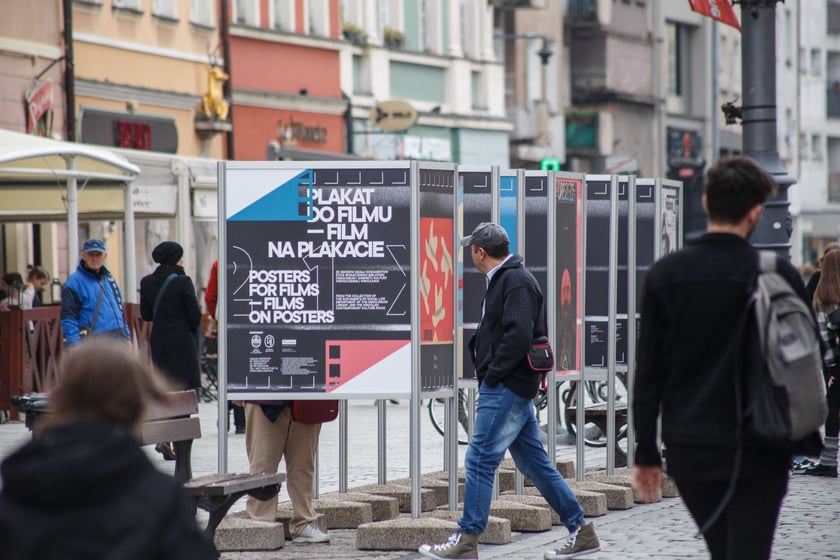 Wystawa „Plakat do filmu – Film na plakacie" na wrocławskim rynku