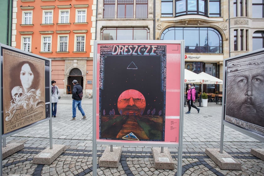 Wystawa „Plakat do filmu – Film na plakacie" na wrocławskim rynku