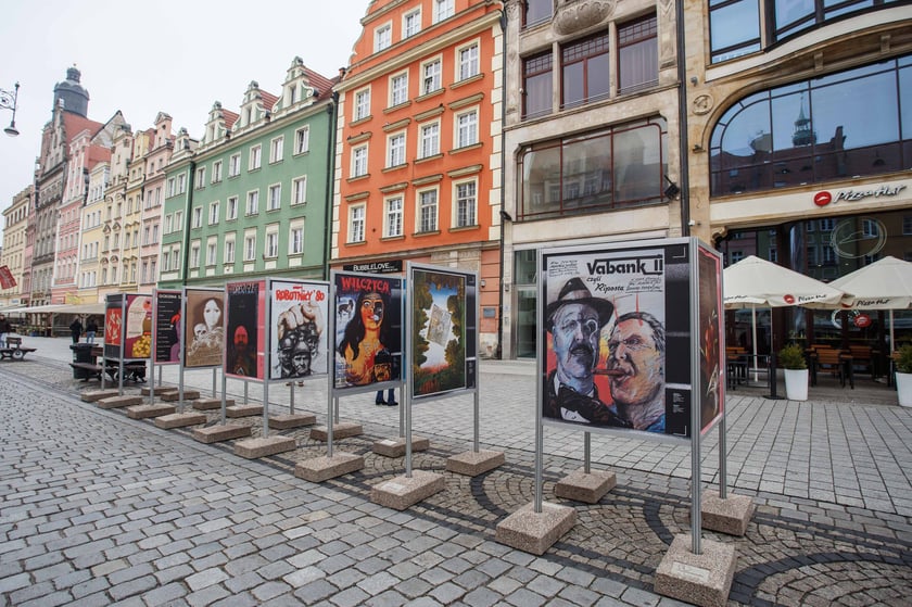 Wystawa „Plakat do filmu – Film na plakacie" na wrocławskim rynku