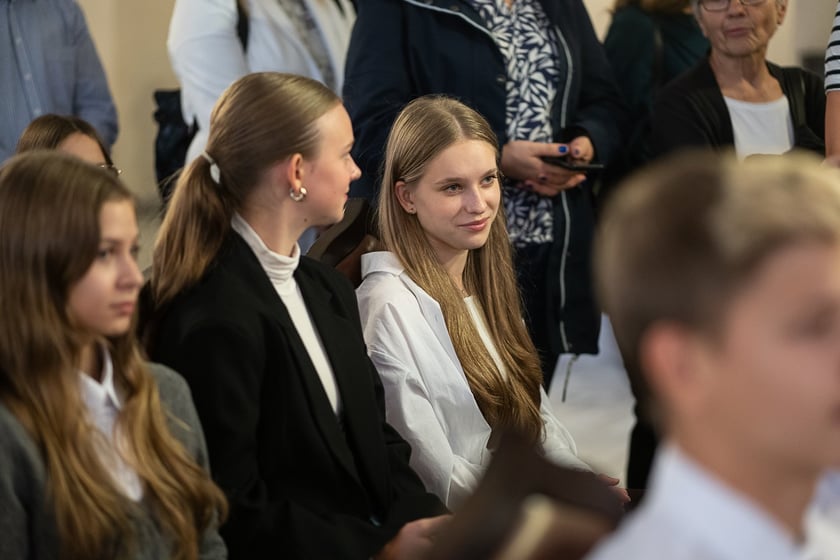 Uroczystość wręczenia stypendi&oacute;w artystycznych w Sali Wielkiej ratusza