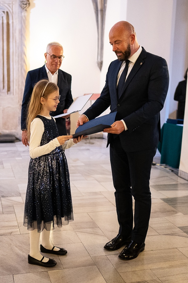 Uroczystość wręczenia stypendi&oacute;w artystycznych w Sali Wielkiej ratusza