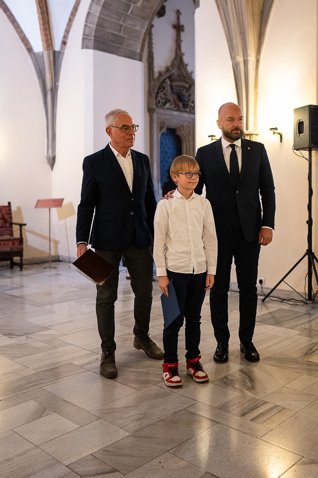 Uroczystość wręczenia stypendi&oacute;w artystycznych w Sali Wielkiej ratusza