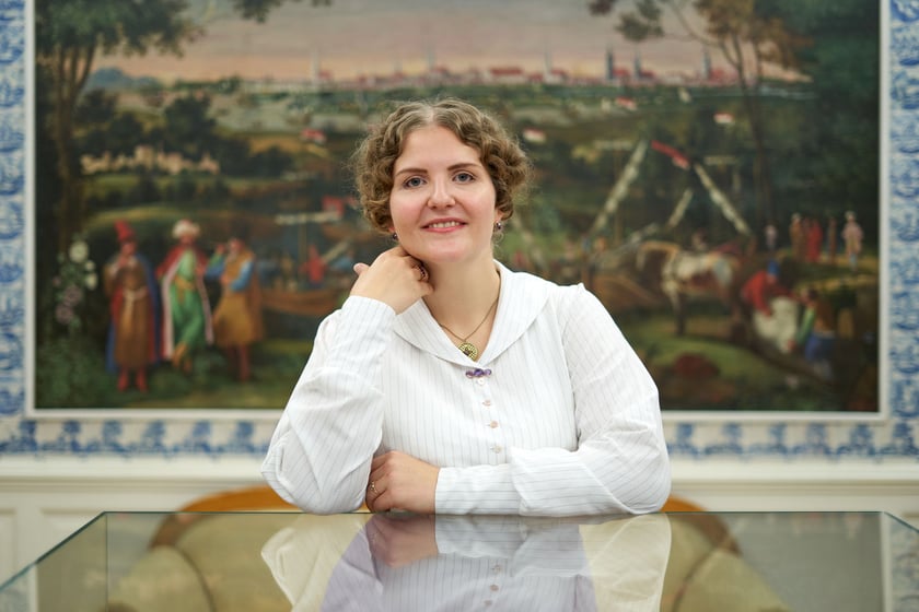 Edyta Herczyńska w słynnym pokoju Beyersdorf&oacute;w w Pałacu Kr&oacute;lewskim we Wrocławiu&nbsp;