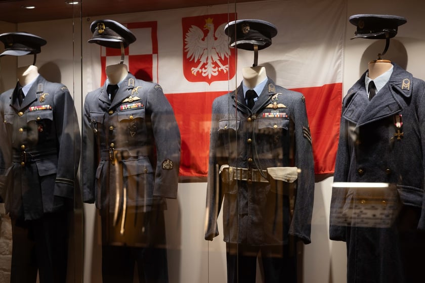 Mundury polskich sił powietrznych w Wielkiej Brytanii&nbsp;
