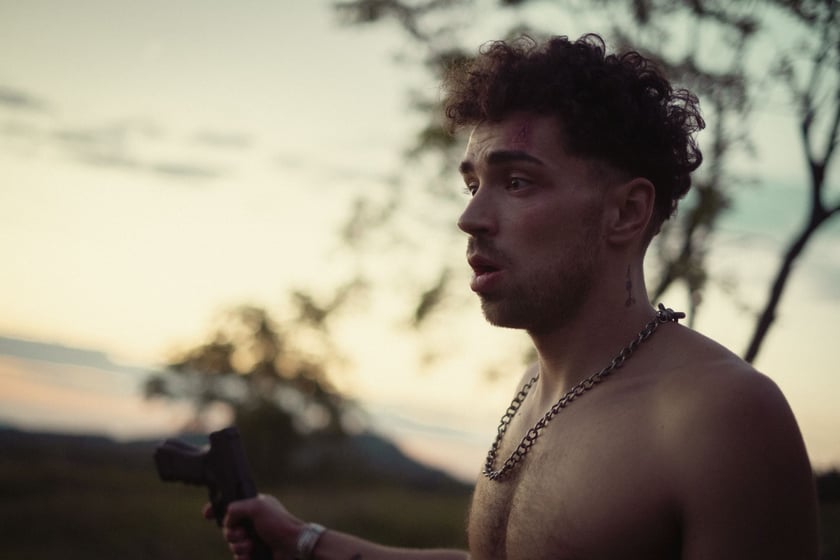 Tagar, jeden z bohater&oacute;w serialu "Infamia". W tej roli&nbsp;Kamil Piotrowski&nbsp;