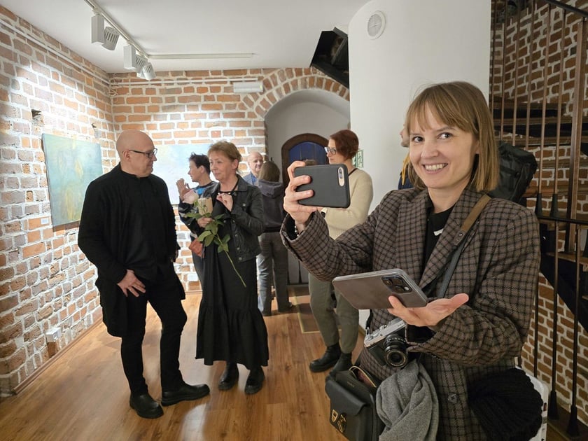 Wernisaż wystawy W inny miejscu w Galerii Brama Wrocławska w Oleśnicy