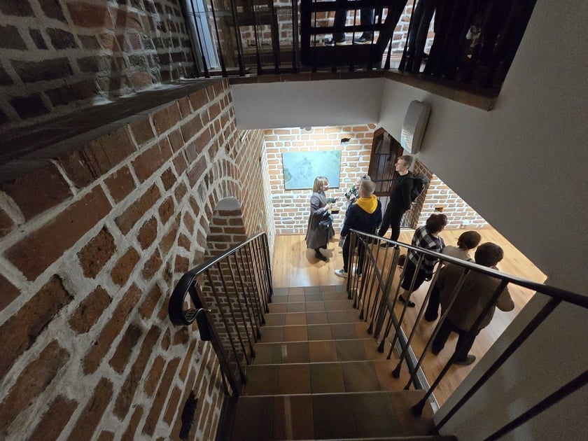Wernisaż wystawy W inny miejscu w Galerii Brama Wrocławska w Oleśnicy