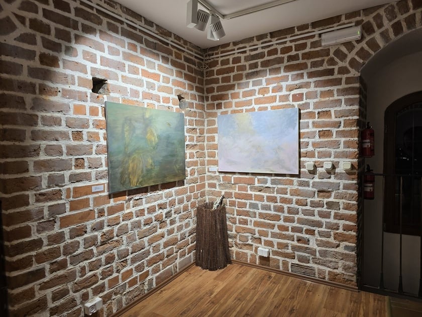 Wernisaż wystawy W inny miejscu w Galerii Brama Wrocławska w Oleśnicy