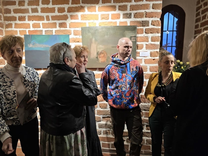Wernisaż wystawy W inny miejscu w Galerii Brama Wrocławska w Oleśnicy