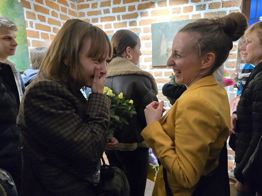Wernisaż wystawy W inny miejscu w Galerii Brama Wrocławska w Oleśnicy