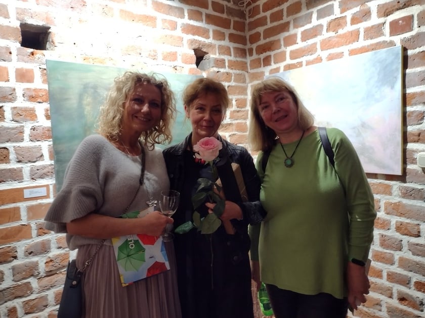 Wernisaż wystawy W inny miejscu w Galerii Brama Wrocławska w Oleśnicy