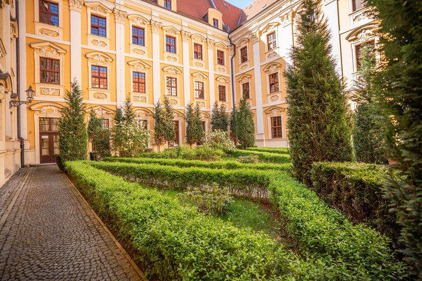 Wirydarz Instytutu Filologicznego Uniwersytetu Wrocławskiego