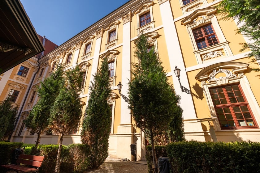 Wirydarz Instytutu Filologicznego Uniwersytetu Wrocławskiego